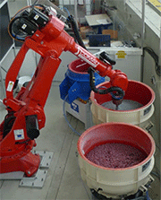 图1：柏林生产技术中心(PTZ)的机器人引导拖曳式研磨