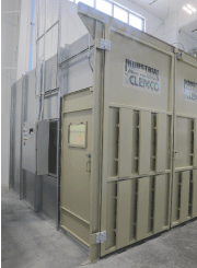 Clemco PDQ™喷砂室外部。这些喷砂室配备Pneumatic M-Section®或机械局部地面恢复系统。